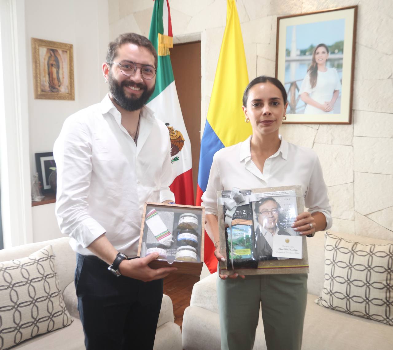 uploads/6/32/01 (11).Jpeg